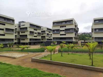 Appartement 4 pièces — Cocody Riviera Faya Efrata