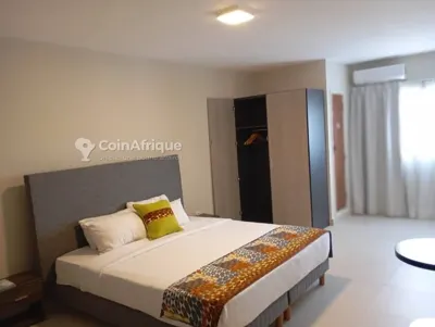 Appartement meublé 2 pièces avec parking — Plateau