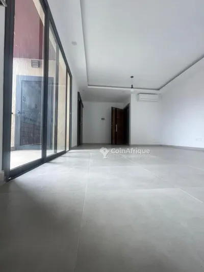 Appartement 3 pièces haut standing — Angré Nouveau Chu