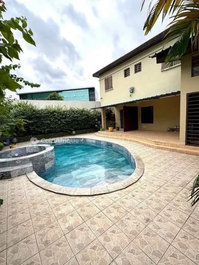 Villa duplex 7 pièces avec piscine — Zone 4