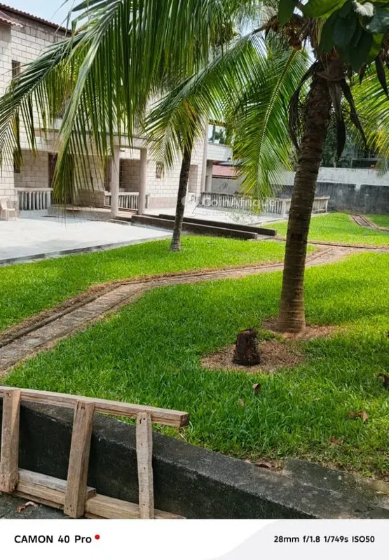 Villa duplex 12 pièces avec garage 15 voitures — Plateau 2 Ena