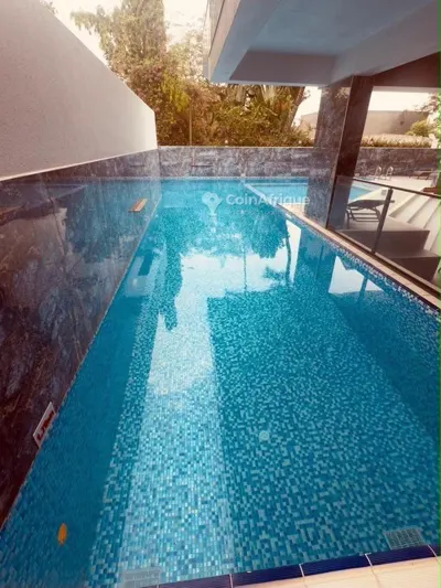 Appartement F4 haut standing avec piscine — Zone 4
