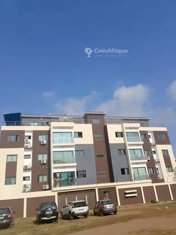 Appartements 3 et 4 pièces — Cocody Riviera Feh Kessé