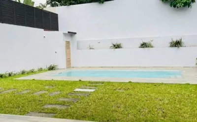 Villa duplex F5 avec piscine — Cocody 2 Plateaux