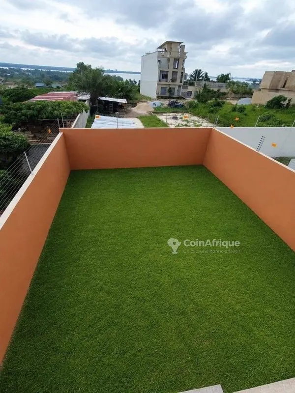 Villa duplex 6 pièces avec vue lagunaire — Bingerville Anan Résidentiel